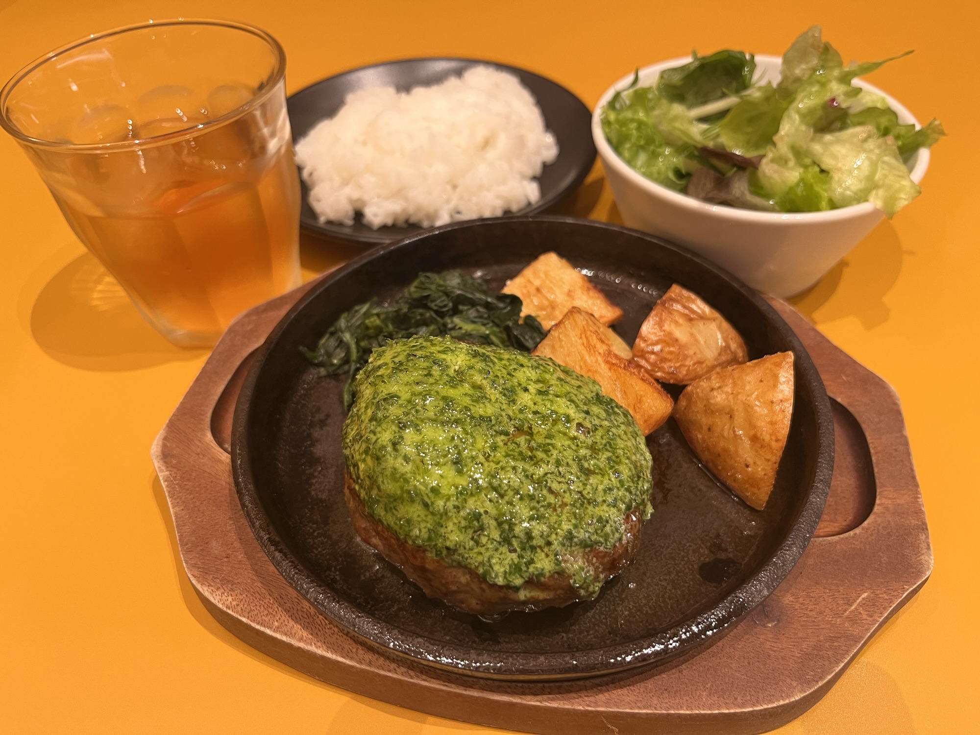 シュマッツ ららぽーと豊洲の自家製ハンバーグ ブルギニヨンバターソース